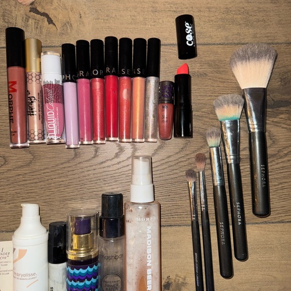 Assorted Makeup Collection - Picture 5 of 10